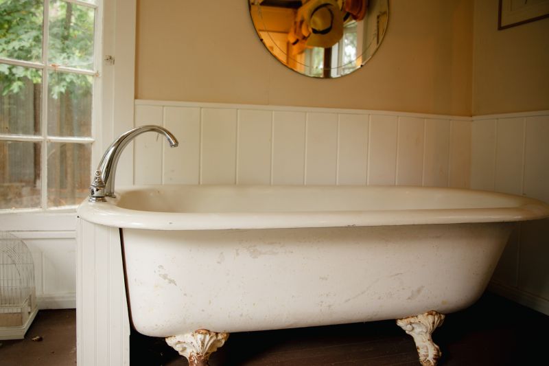 Traditional Clawfoot Bathtubs